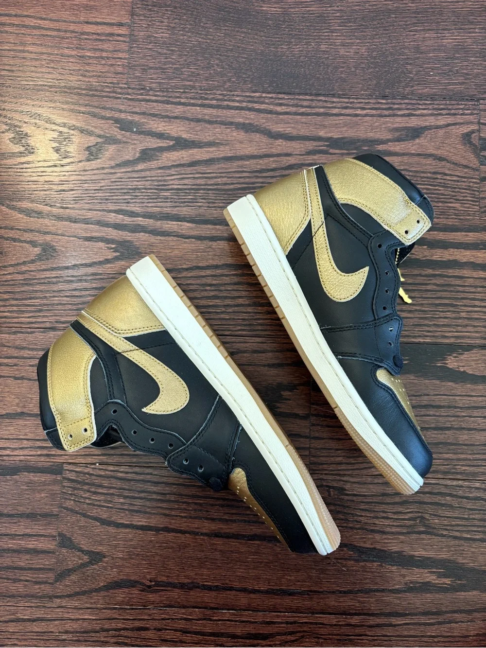 Air Jordan 1 Retro High OG Black Gold Men’s Sneakers Size 9 DZ5485-071 Shoes